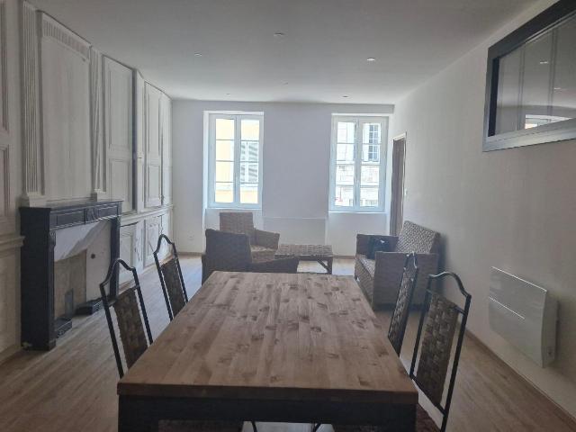 Appartement rénové Nantua 2 pièce s 64.2 m2