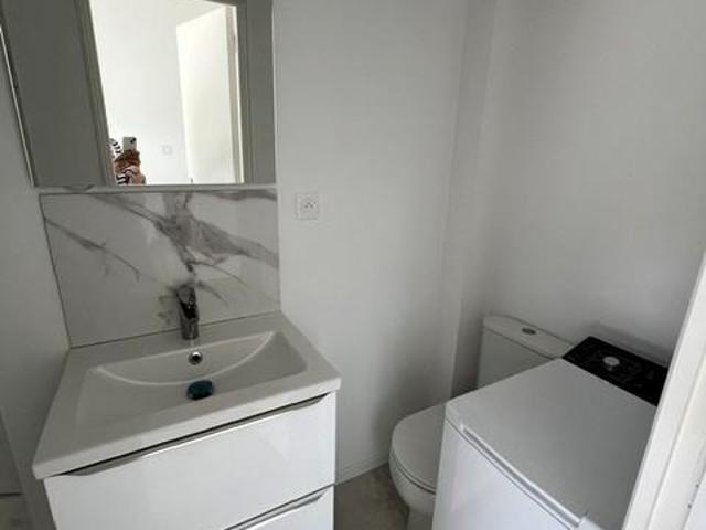 Appartement rénové Simiane Collongue 1 pièce s 17.0 m2,Simiane collongue 13109