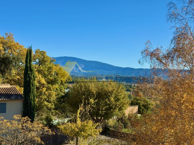 Appartement rénové T2 à Vaison la Romaine