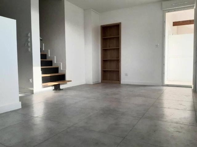 Appartement renové T4