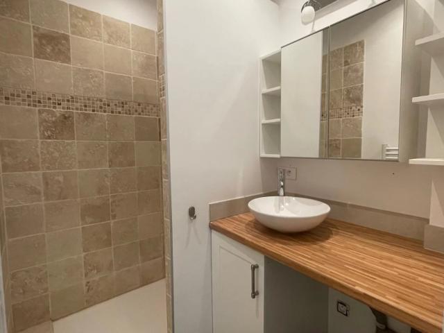 Appartement rénové, type 2/3, 46.89m², chambre, bureau