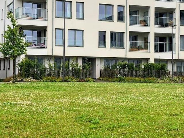 Appartement récent, 2chb, terrasse au sud. Charge 110€