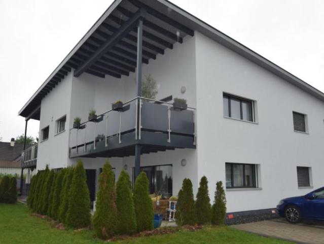 Appartement récent 4.5pces dans petit immeuble à Bassecourt
