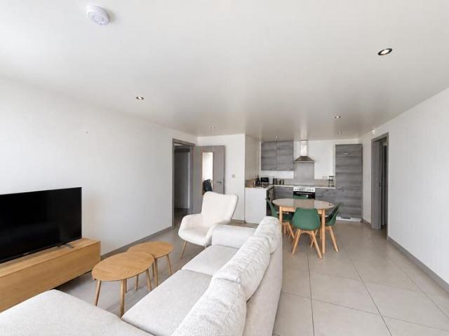 Appartement récent au rez de chaussée avec facilité de park
