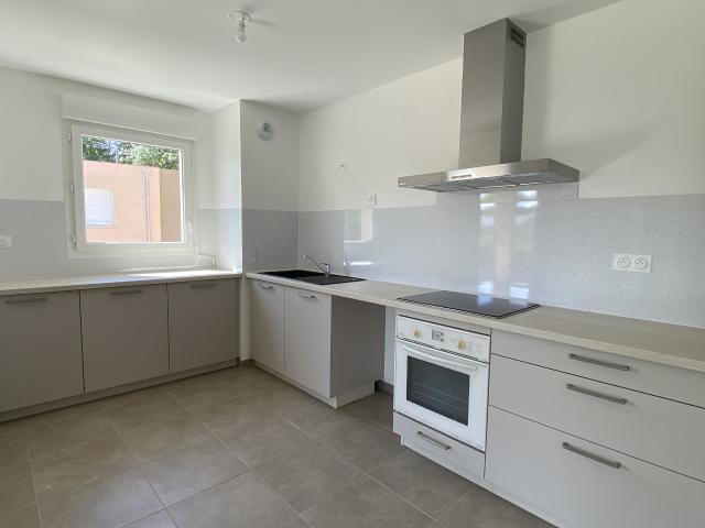 Appartement récent dans résidence