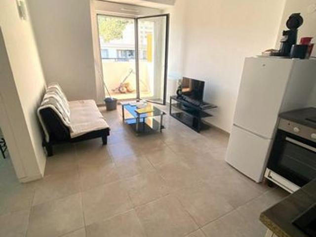 Appartement récent, dernier étage, vue