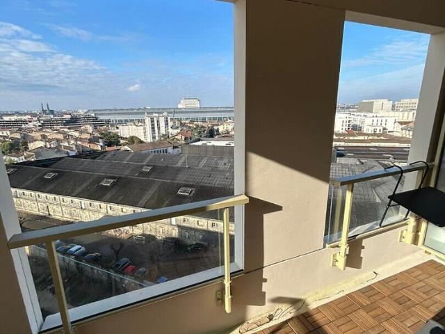 Appartement récent meublé Bordeaux T4 84.42 m2