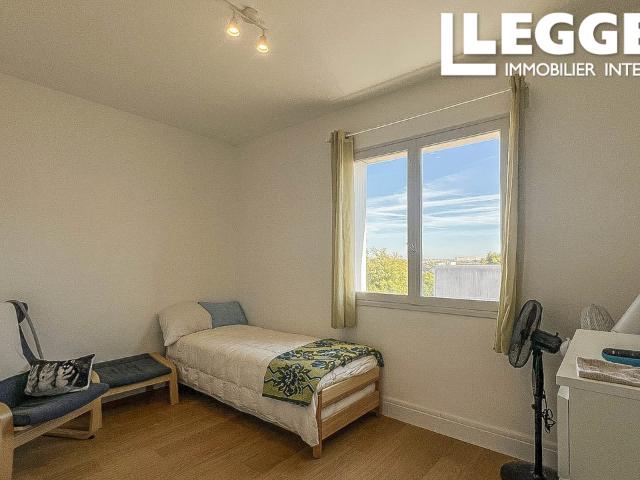Appartement refait à neuf dans résidence sécurisée, 68 m2, 2 chambres, cave et place parking couvert