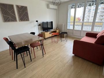 Avenue Francis de Pressensé Lyon, Saint-Fons, Rhône, Rhône-Alpes