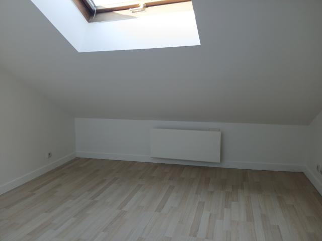 APPARTEMENT REIMS, F1 rénové avec espace nuit séparé