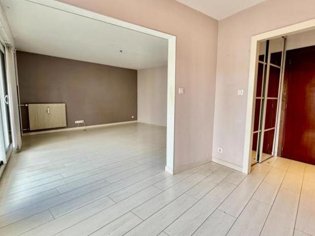 Appartement Rez de chaussée 4 pièce s 86.08 m2