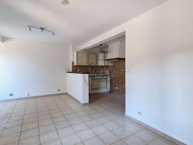 APPARTEMENT REZ DE CHAUSSEE