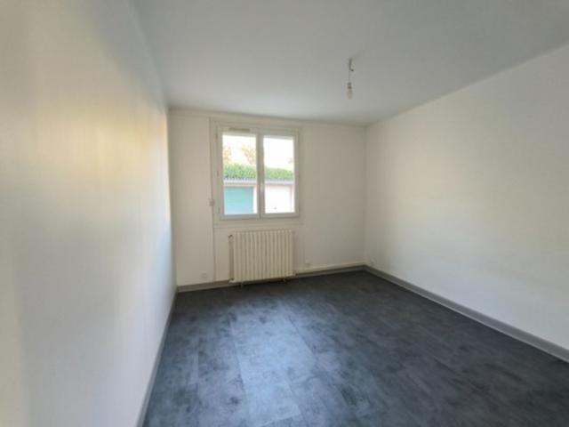 Appartement rive de gier 3 pièces 55,98m² 2 chambres cave place de parking privative