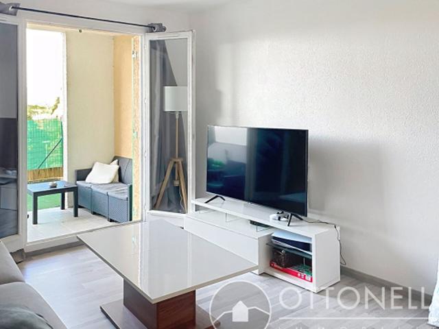 Appartement Roquebrune Sur Argens 1 pièce 29,40 m2 avec terrasse, cave et parking