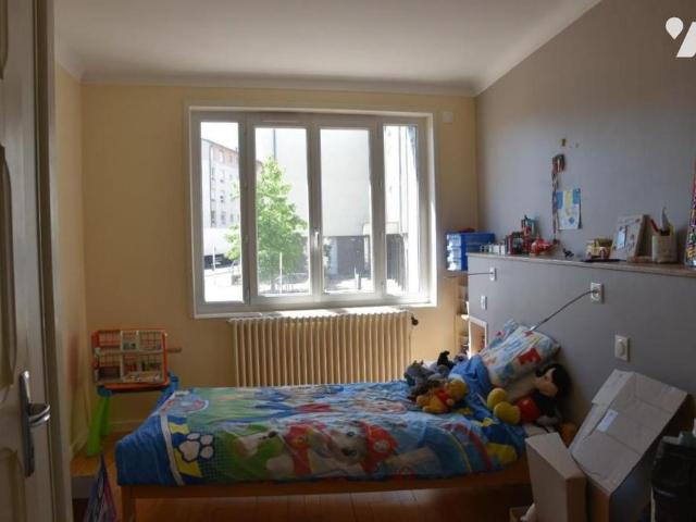 APPARTEMENT RUE CHARLES ROBIN