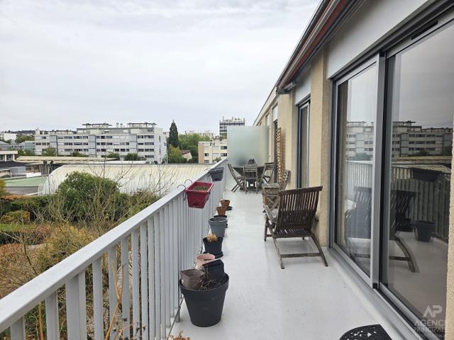 Appartement Rueil malmaison 3 pièce s 69.84 m2