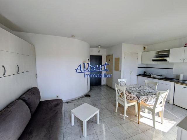Appartement Sanary Sur Mer 1 pièce s 24.32 m2