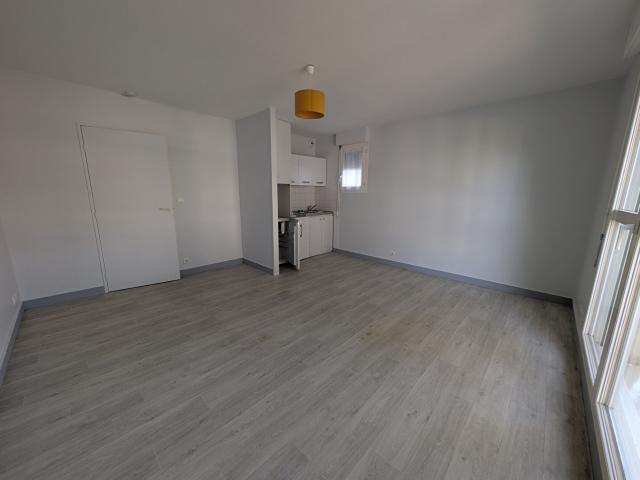 Appartement Saint Cyr Sur Loire 1 pièce s 28 m2