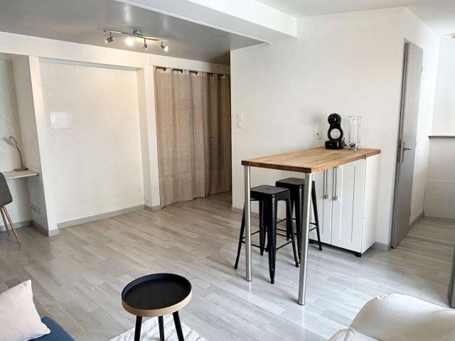 Appartement Saint Genis Laval 1 pièce s 33.20 m2
