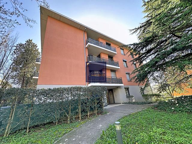 Appartement Saint Genis Laval 2 pièces 45 m2 + garage