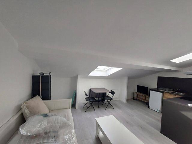 Appartement Saint Jean D Angely 1 pièce s 14.20 m2