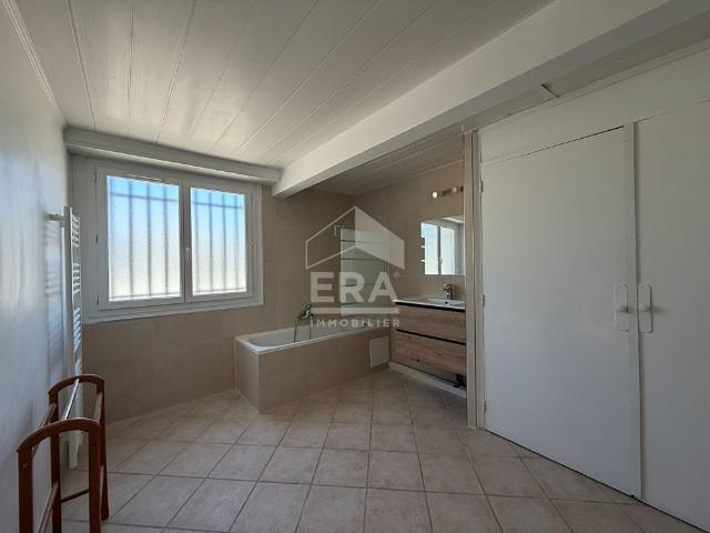 Grand 3 pièces 90 m² Dernier étage