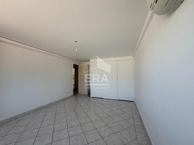 Grand 3 pièces 90 m² Dernier étage