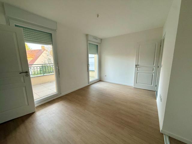 Appartement Saint Pierre Du Perray 2 pièce s 46.80 m2