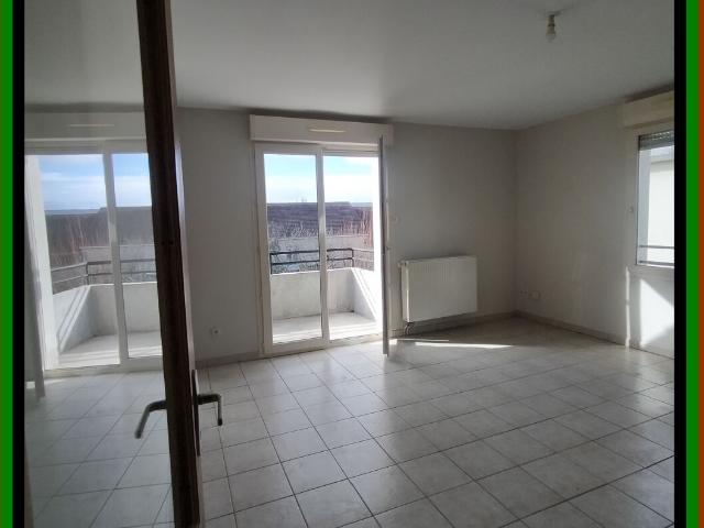 Appartement Semur En Auxois 3 pièces, balcon, garage 68 m2