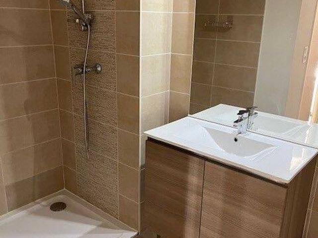 APPARTEMENT SETE 2 pièce s 38 m2