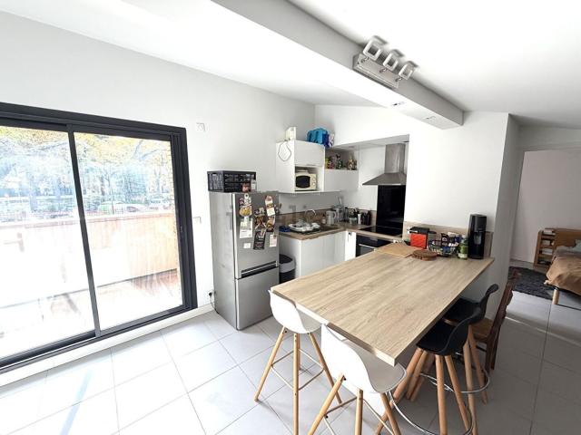 Appartement, Simiane Collongue