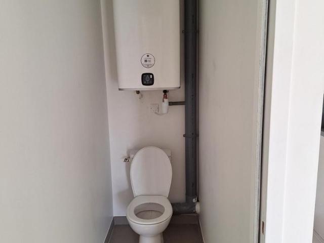 Appartement situé en rez de chaussée, entièrement refait à neuf, centre bourg de SAINT GILLES