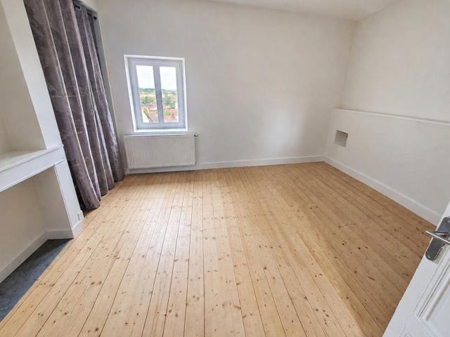 Appartement Soucieu En Jarrest 2 pièce s 76.75 m2