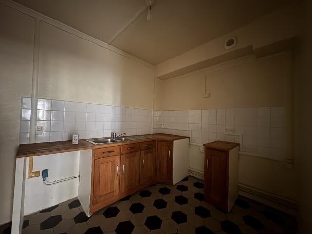 APPARTEMENT SPATIEUX TYPE 2 CENTRE VILLE CASTELNAUDARY