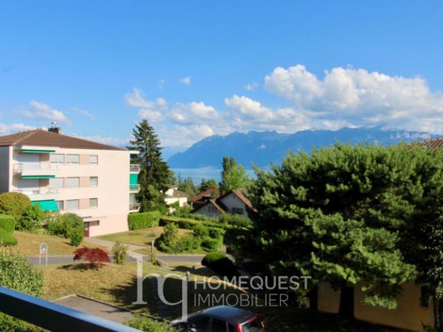 Appartement spacieux entièrement meublé, de 3.5 pièces, avec belle vue lac