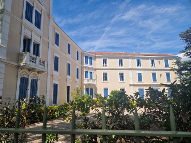APPARTEMENT SPACIEUX ET LUMINEUX T3 CORNICHE DE TAMARIS LA SEYNE SUR MER