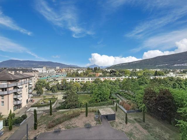 Appartement spacieux et lumineux avec 2 balcons Comptoir Immobilier