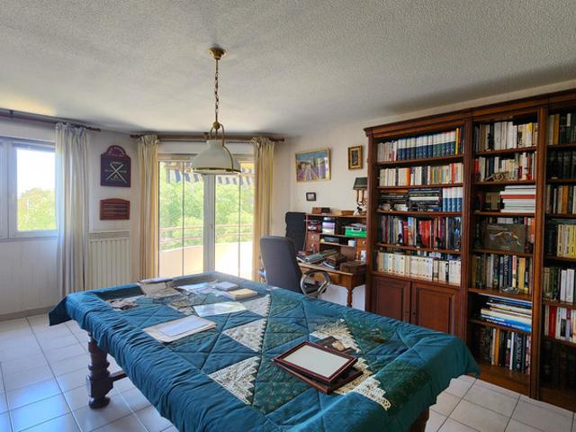 Appartement spacieux, lumineux, très bien équipé, confortable, clim, double vitrage, Alco