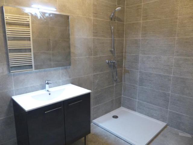 APPARTEMENT ST SAVIN 3 pièce s 90 m2