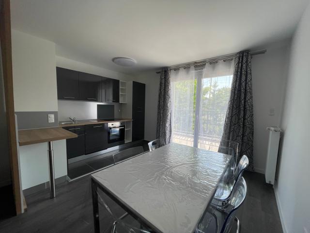 Appartement standing en centre ville à une rue de la gare avec parking