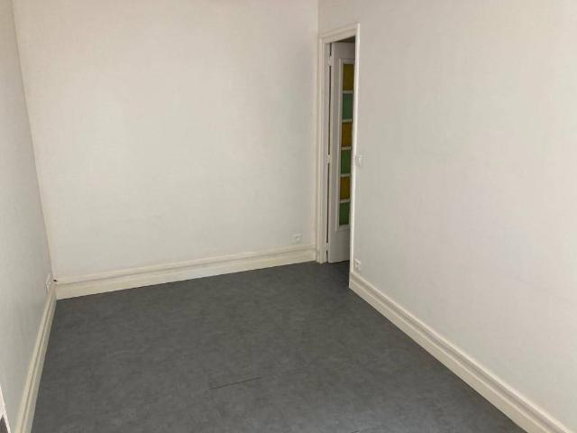 Appartement Studio 15.44m2 à louer à Paris 15e arrondissement