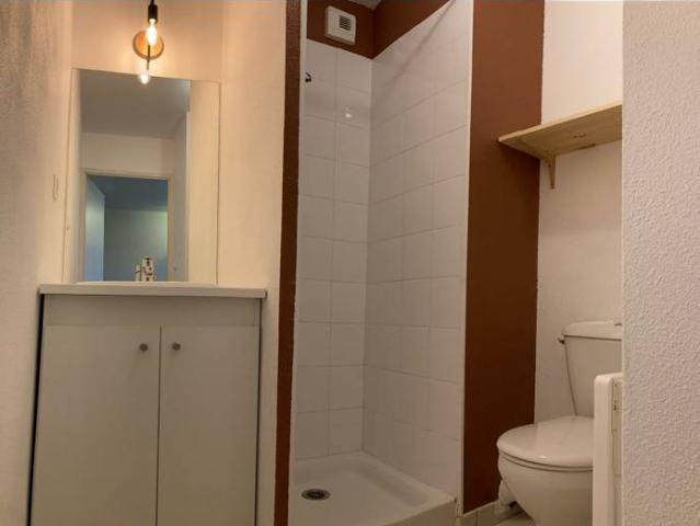 Appartement Studio 23.5m2 à louer à Saint Étienne