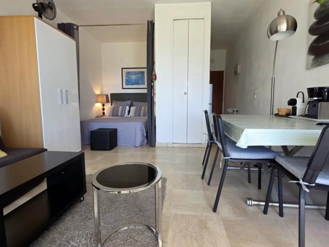 APPARTEMENT STUDIO COIN NUIT à MARINA BAIE DES ANGES
