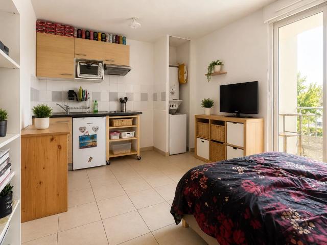 Appartement studio avec jardin et parking