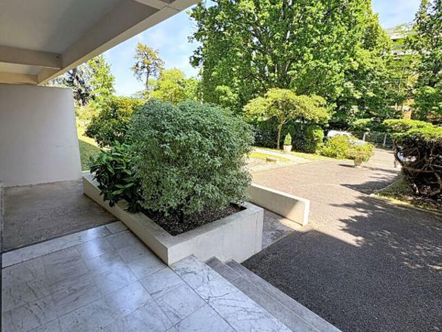Appartement avec loggia place de parking et cave