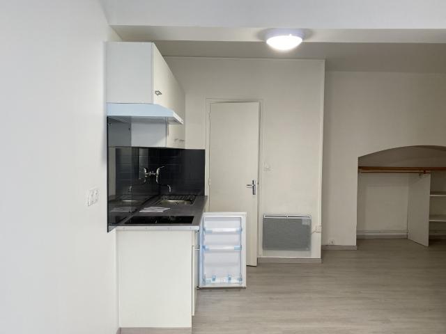 APPARTEMENT STUDIO ENTIREMENT RENOVE CENTRE VILLE CASTELNAUDARY