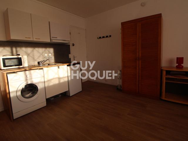 Appartement studio meublé à louer à Chaville, quartier Doisu, proche commodités