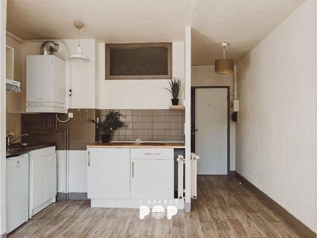 Appartement studio meublé à louer à Périgueux proche IUT