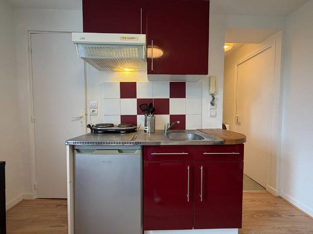 APPARTEMENT STUDIO MEUBLÉ SECTEUR CLAIRMARAIS 14.16m²