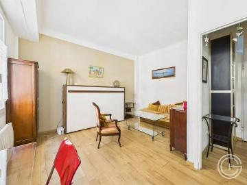 APPARTEMENT STUDIO MEUBLE 33 RUE DE CHATEAUNEUF NICE CENTRE